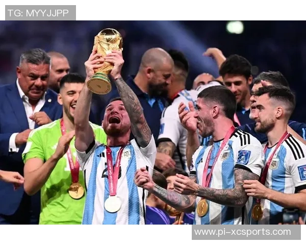 深度对话足球巨星：探索赛场背后的心路历程与成长故事