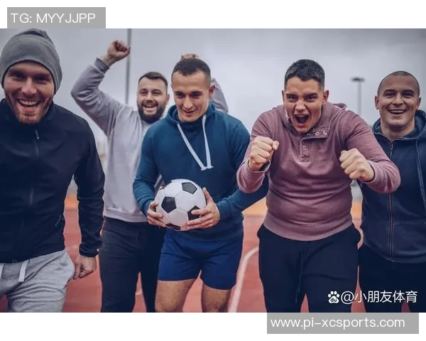 足球巨星挥洒青春海边，展现独特魅力与激情四射的运动风采